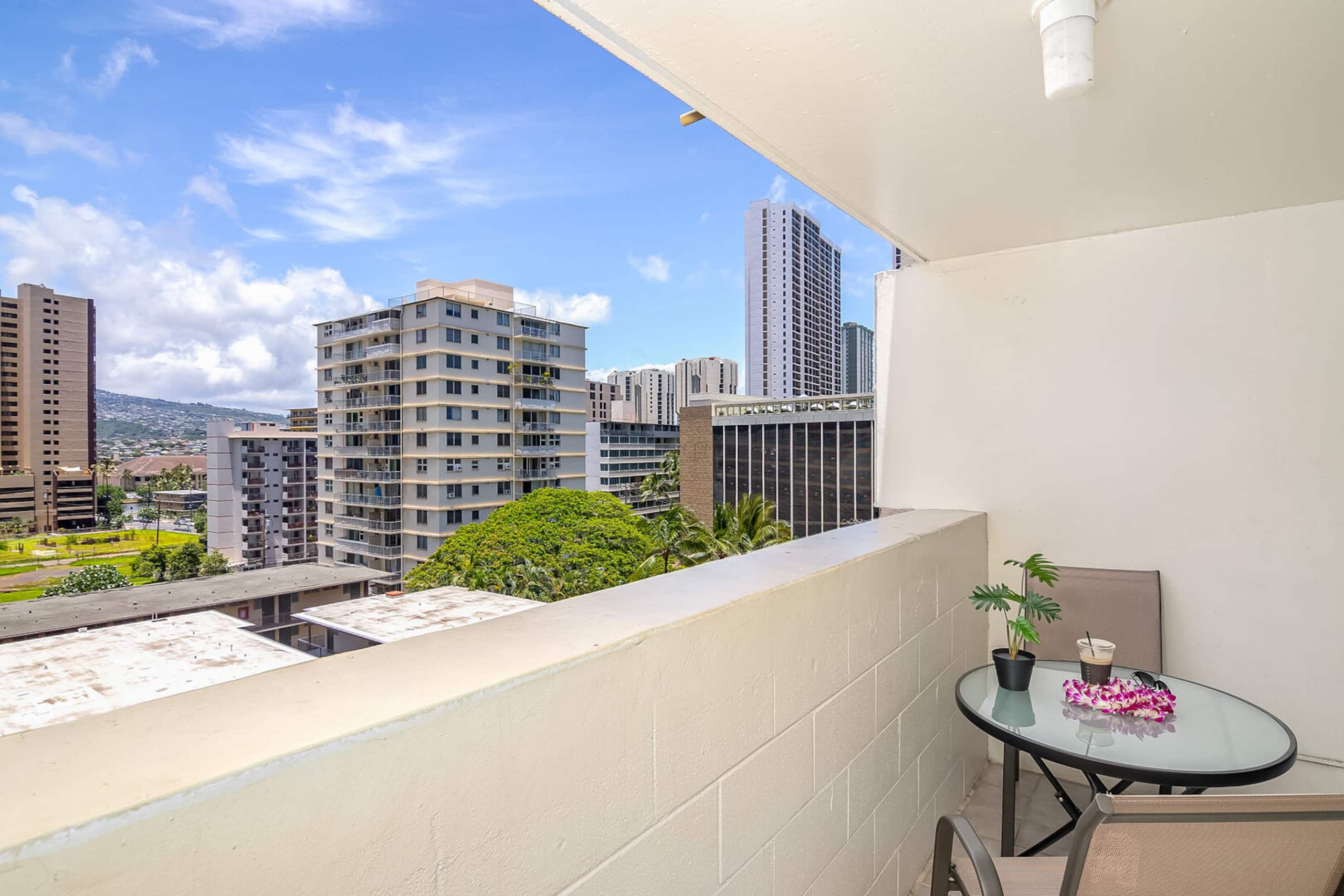 Condo in Honolulu · ★4.56 · 1 bedroom · 1 bed · 1 private bath - Image 28