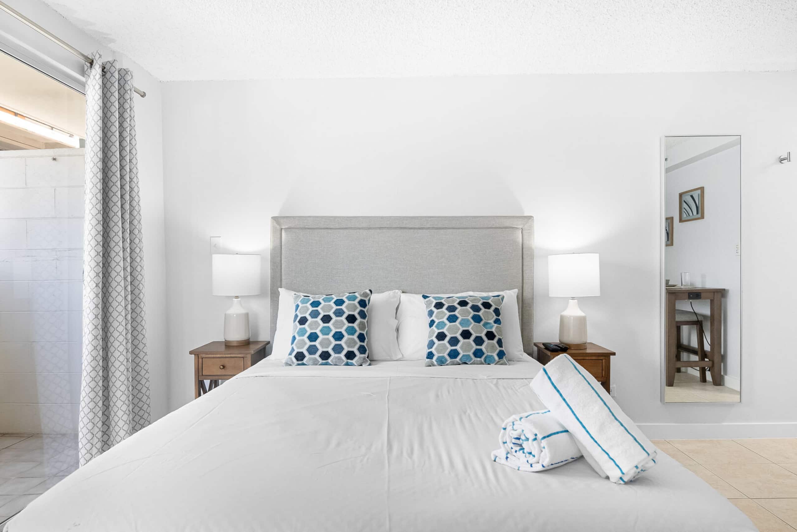 Condo in Honolulu · ★4.56 · 1 bedroom · 1 bed · 1 private bath - Image 12