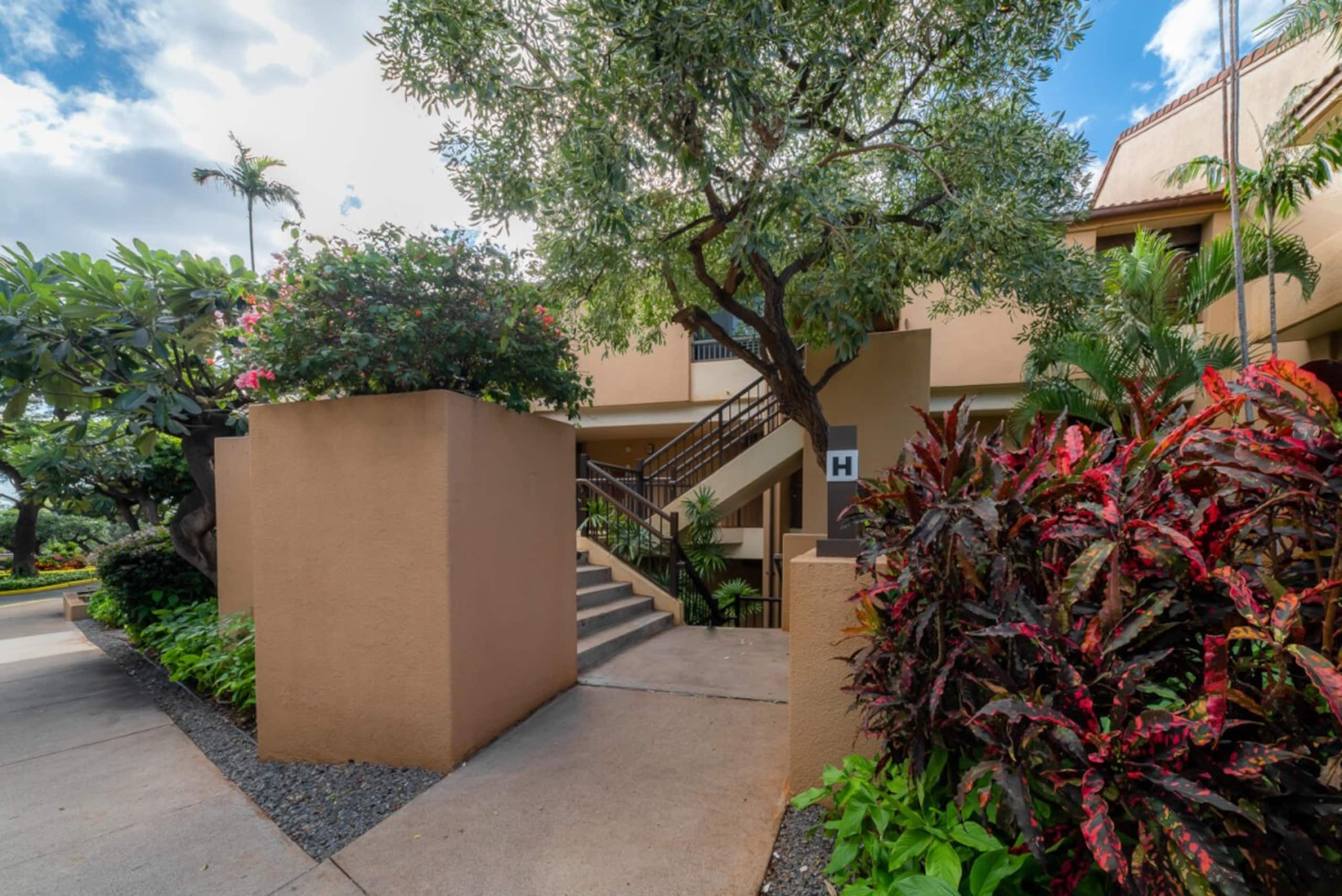 Condo in Lahaina · ★5.0 · 2 bedrooms · 4 beds · 2 baths - Image 24