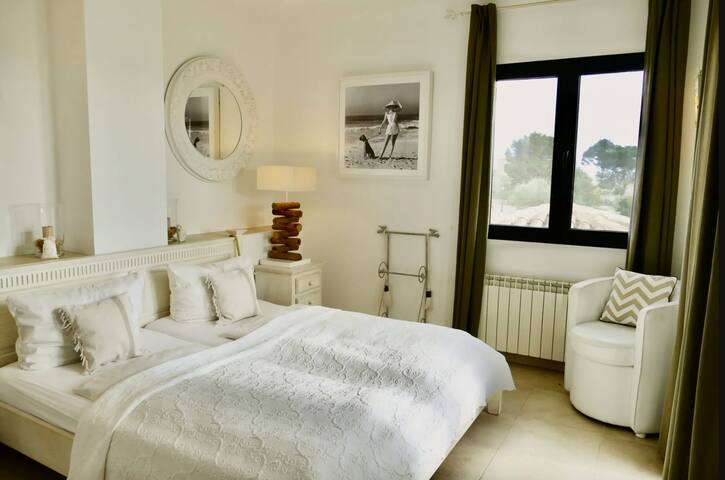 Ocean Blues gallery image 2