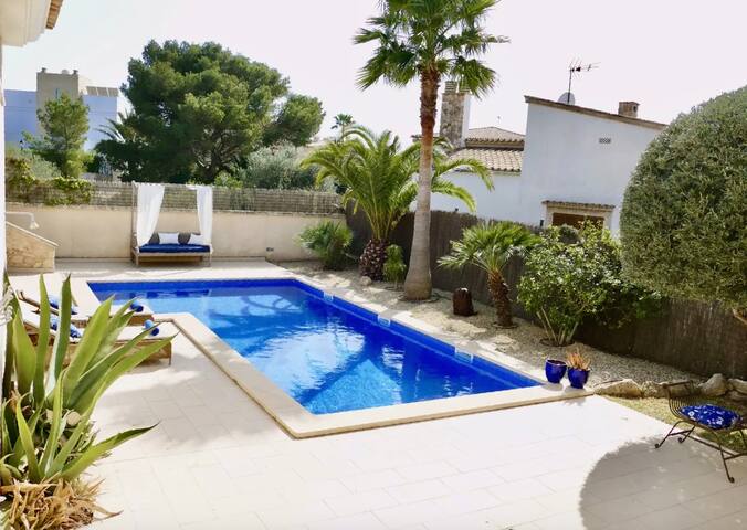 Ocean Blues gallery image 5