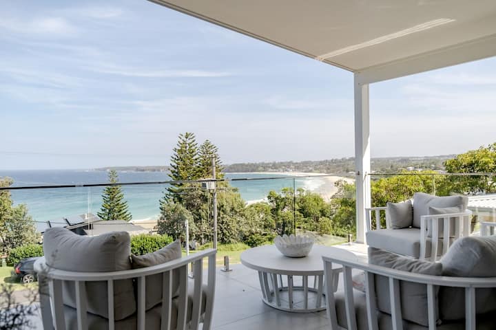Blue Horizon In Mollymook Beach - Mollymook