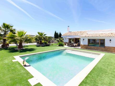 Beautiful cortijo with spectacular views