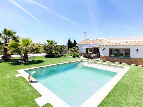 Beautiful cortijo with spectacular views