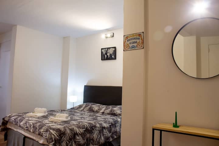 Квартира-студия в San Nicolás с собственной ванной и кухней