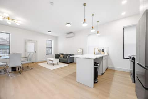 Top Airbnb: Subway Splendor: New Duplex Oasis in Crown Heights (North)