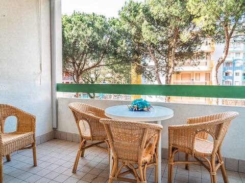 Enjoy the sun from the balcony of our studio
