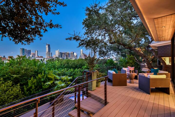 Above Capitol View I Skyline Views I Pool/Spa I Ev