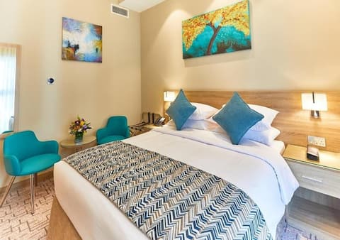 Popular Airbnb listing: Classic Room Near Mall of Emirates By E R in Al Barsha First