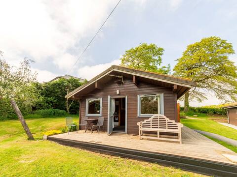 Lodge 2 - Hot Tub by Interhome