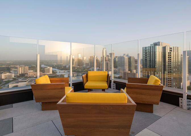 Lux Group Stay | Rooftop Pool | #1 Stay on Rainey gallery image 2