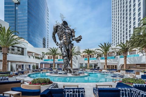 Luxurious Mountain -Views Studio at Palms 16319 RE