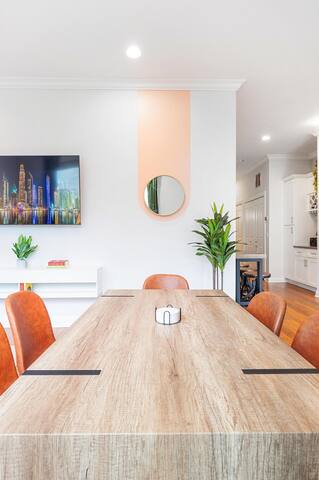 Balcony, Gym, 1 Garage Parking, Sleeps 12! gallery image 4