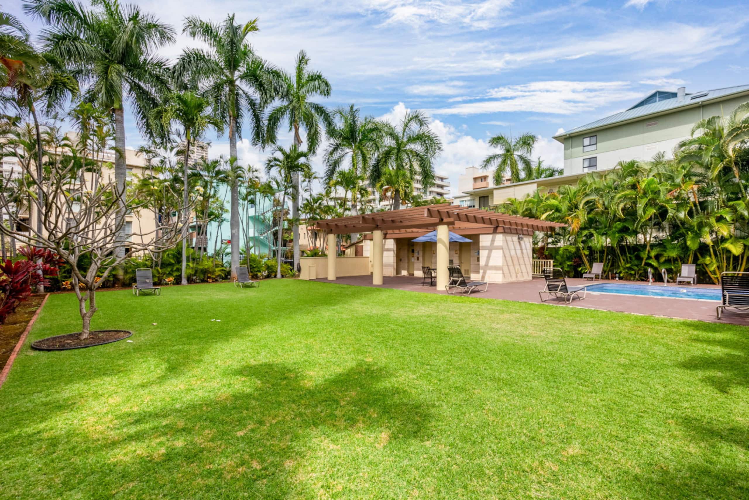 *Honu Hale: Penthouse 2 BDR Ocean View Waikiki* - Image 85