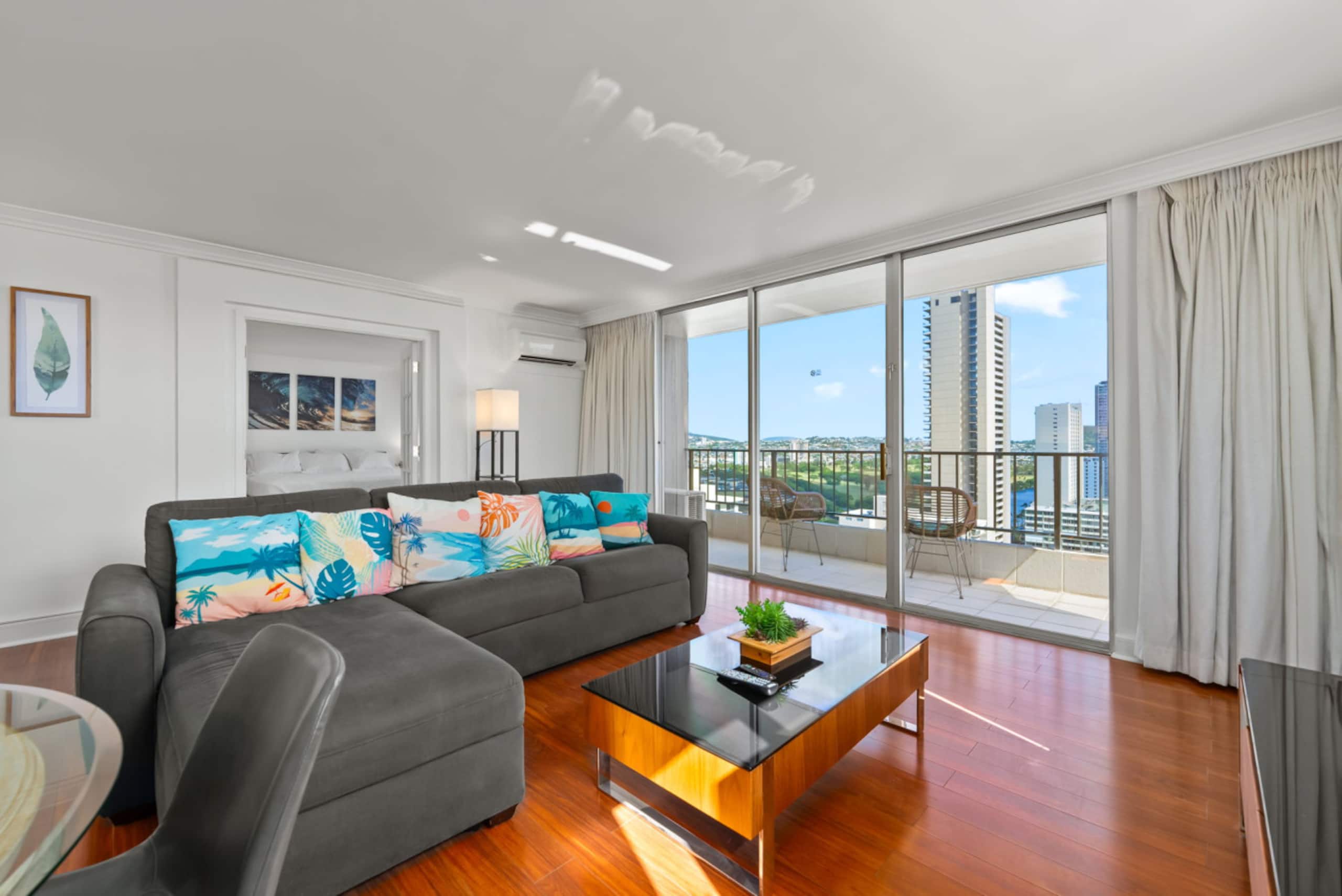 *Honu Hale: Penthouse 2 BDR Ocean View Waikiki* - Image 21