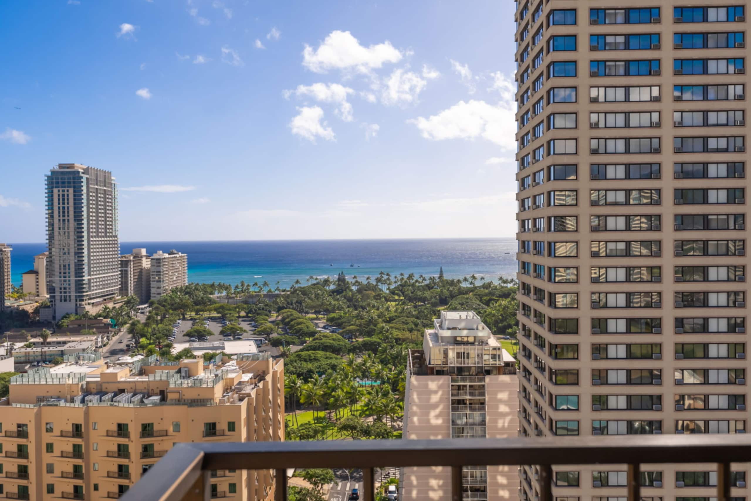*Honu Hale: Penthouse 2 BDR Ocean View Waikiki* - Image 49