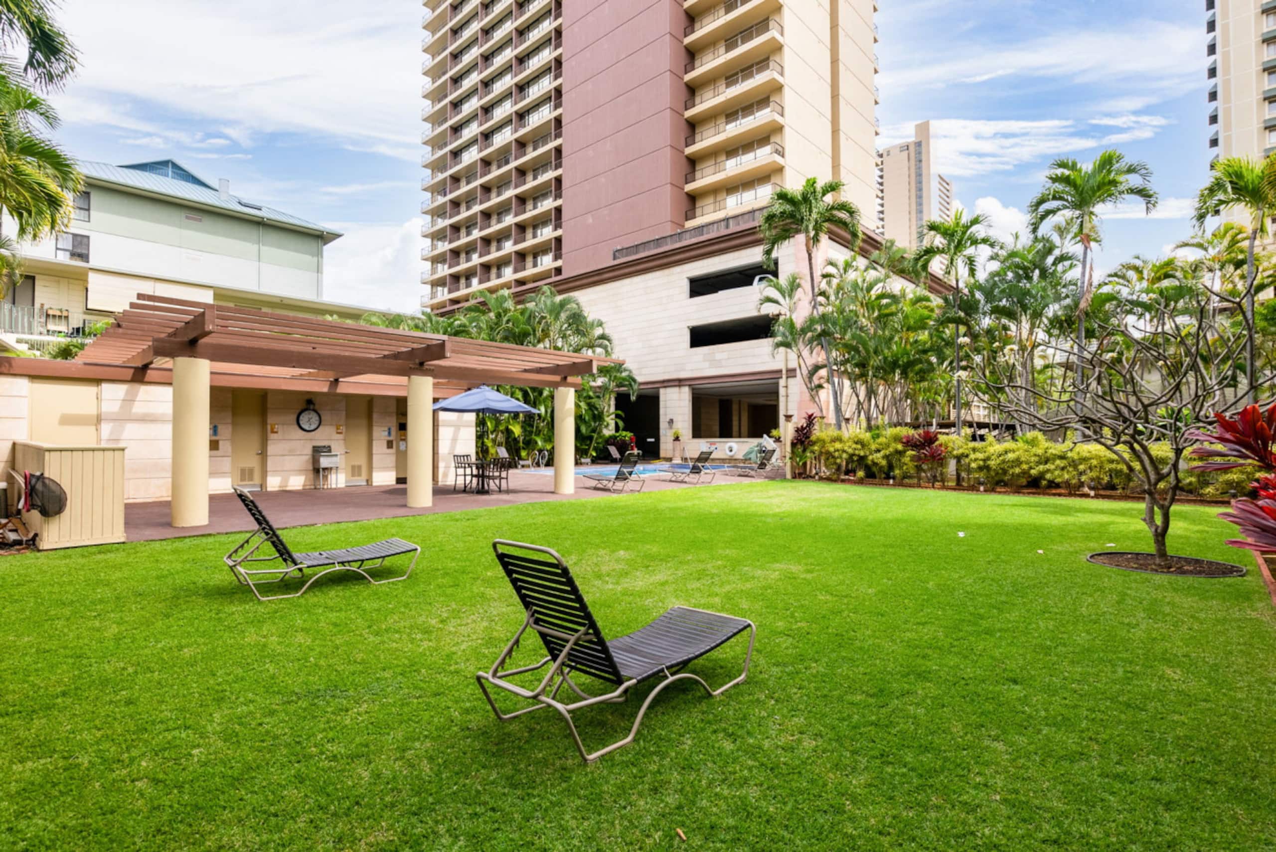 *Honu Hale: Penthouse 2 BDR Ocean View Waikiki* - Image 86