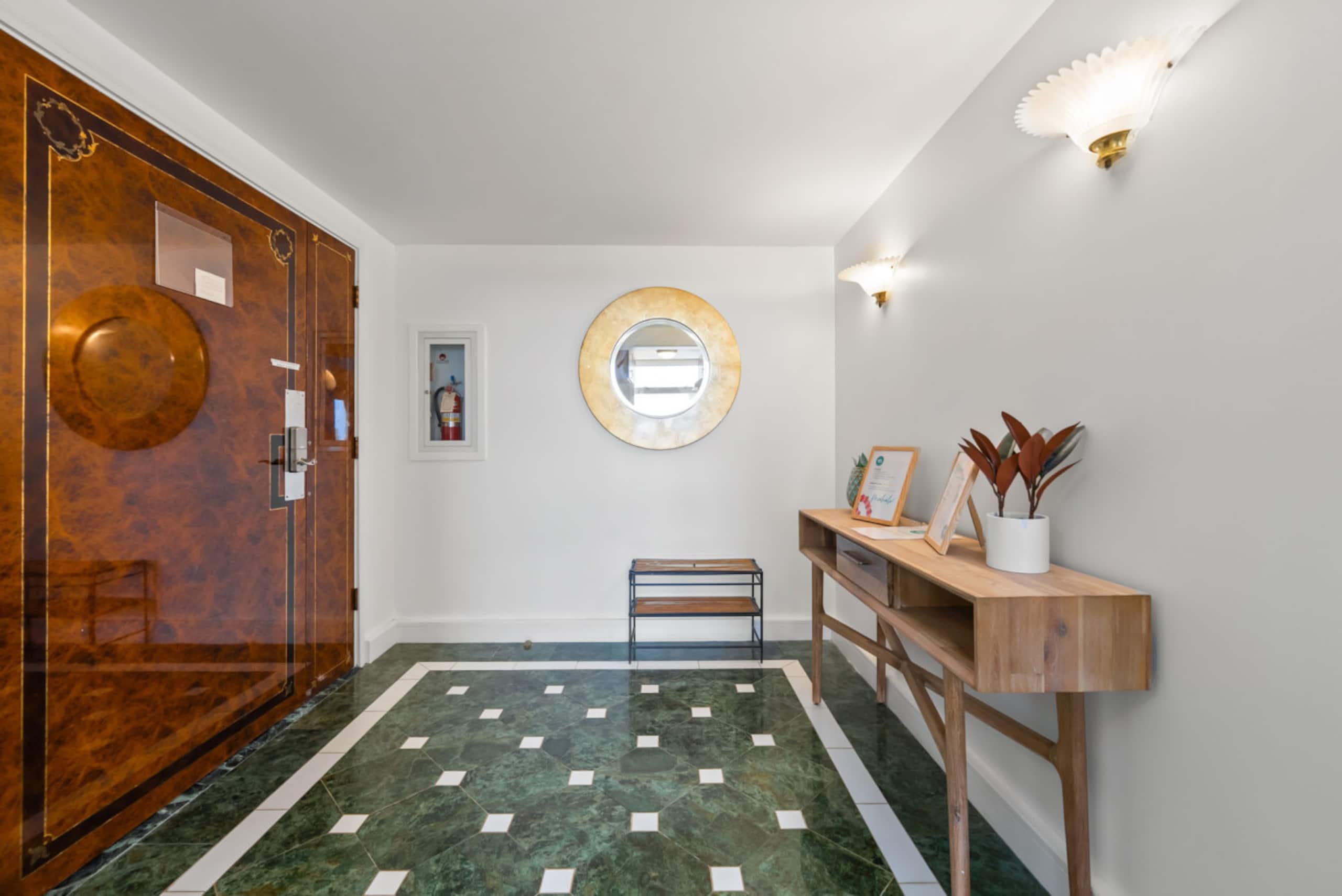 *Honu Hale: Penthouse 2 BDR Ocean View Waikiki* - Image 40