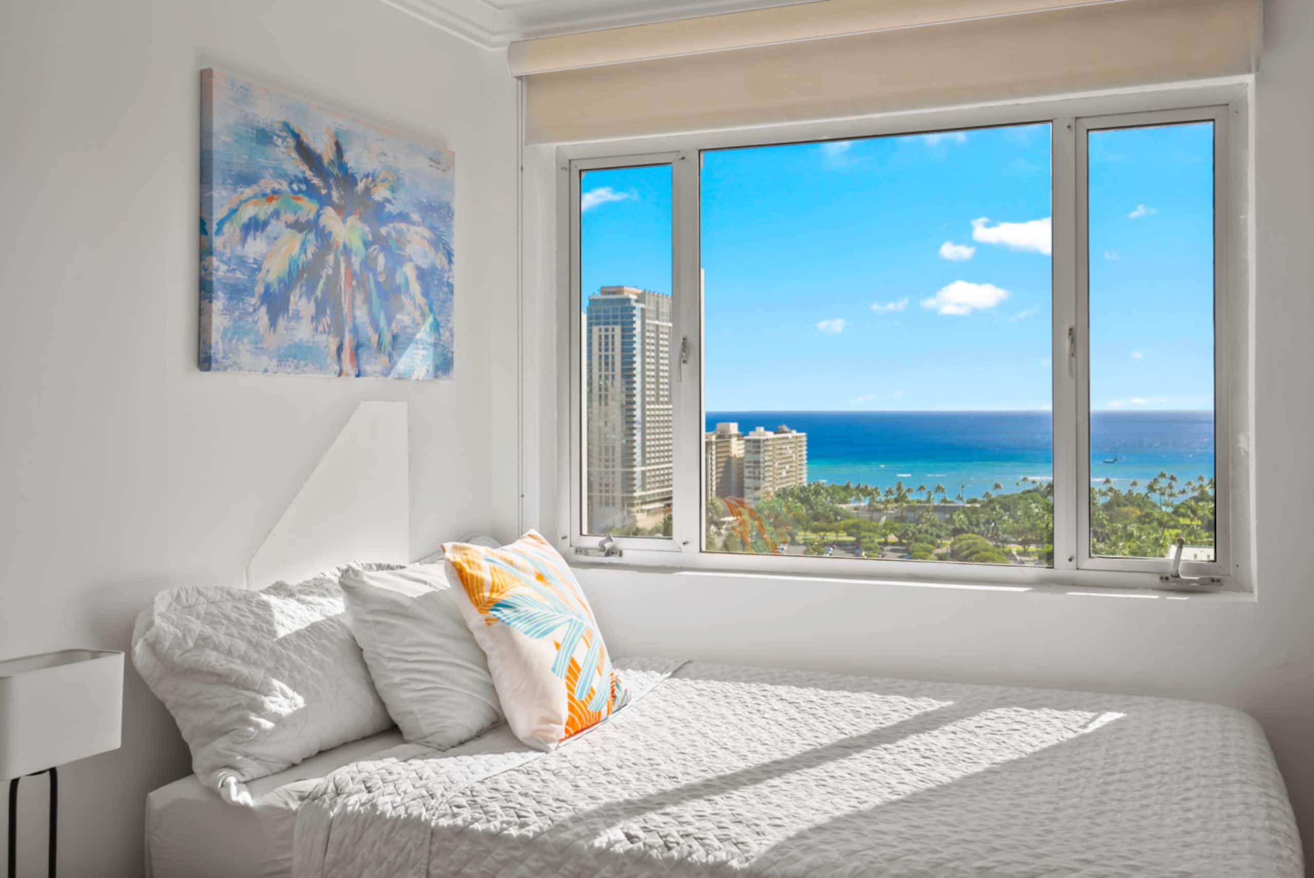 *Honu Hale: Penthouse 2 BDR Ocean View Waikiki* - Image 37