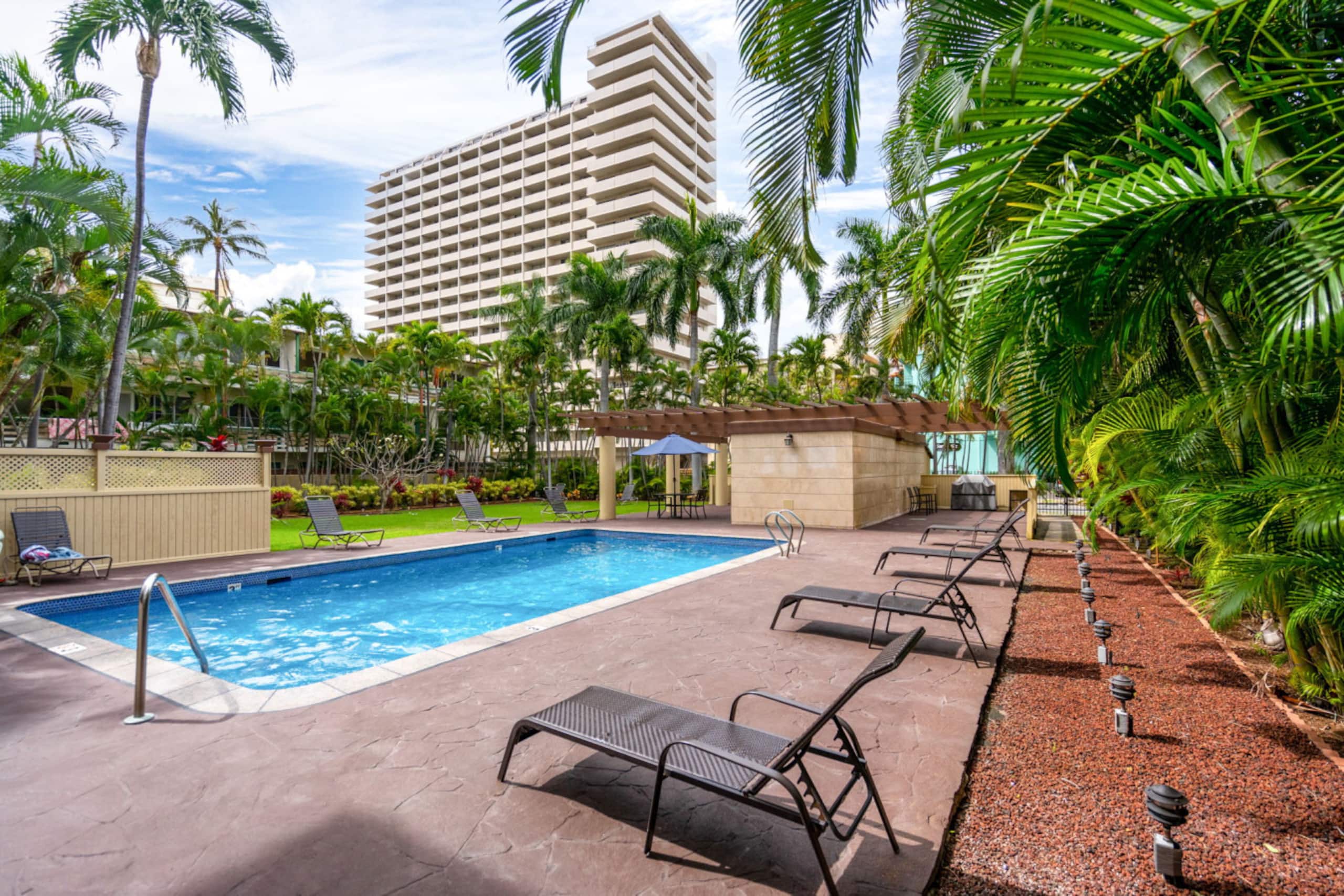 *Honu Hale: Penthouse 2 BDR Ocean View Waikiki* - Image 83