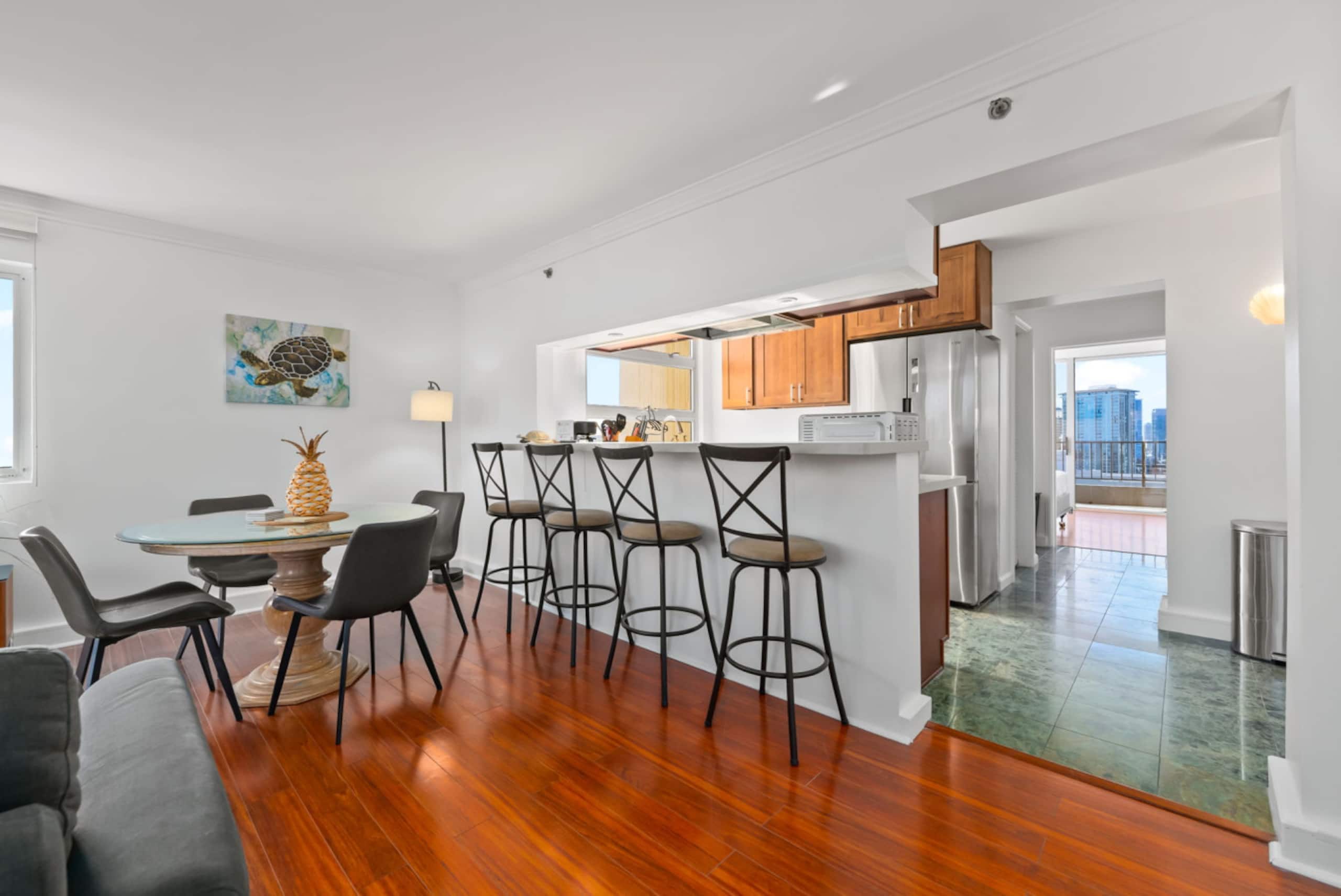 *Honu Hale: Penthouse 2 BDR Ocean View Waikiki* - Image 22
