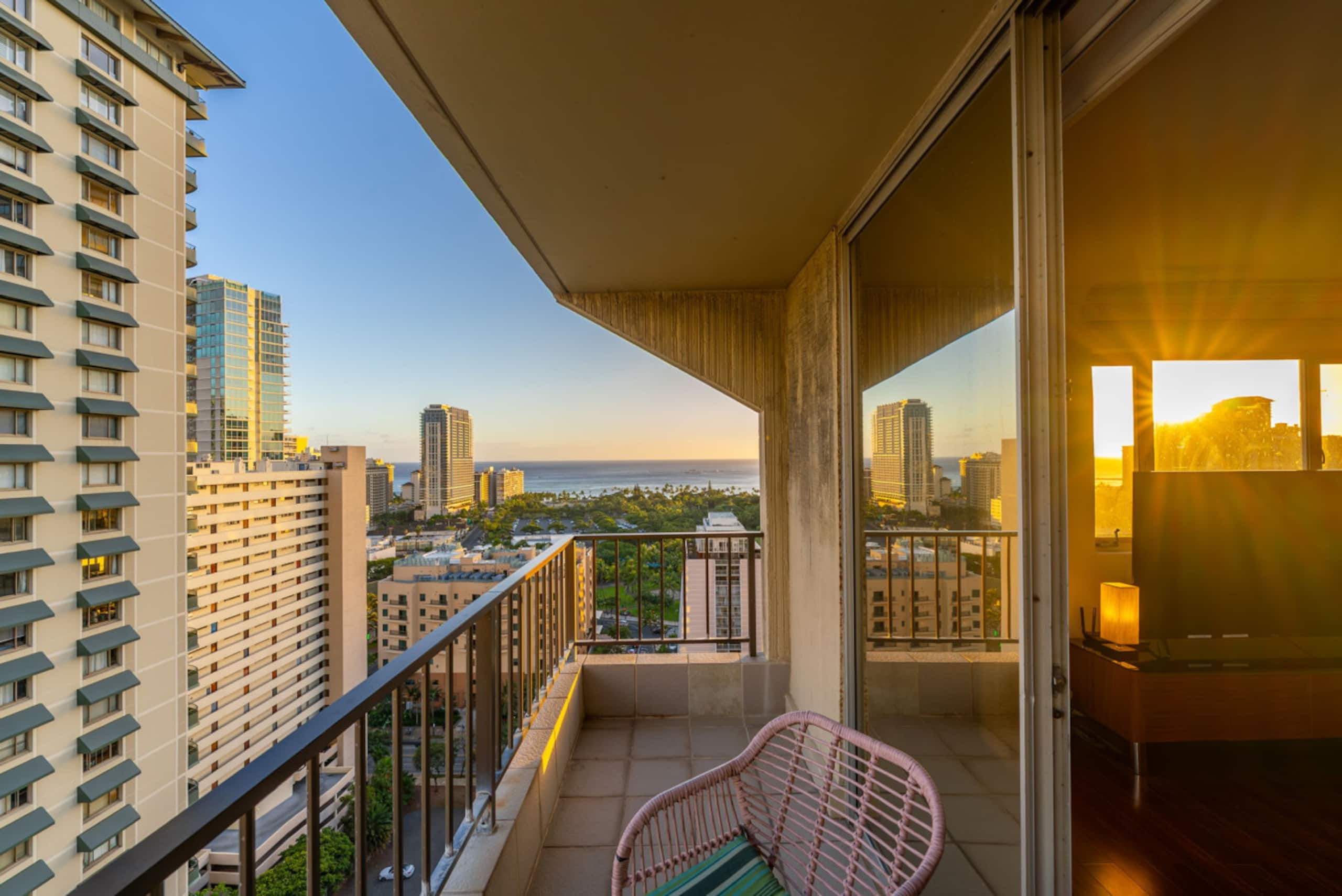 *Honu Hale: Penthouse 2 BDR Ocean View Waikiki* - Image 58