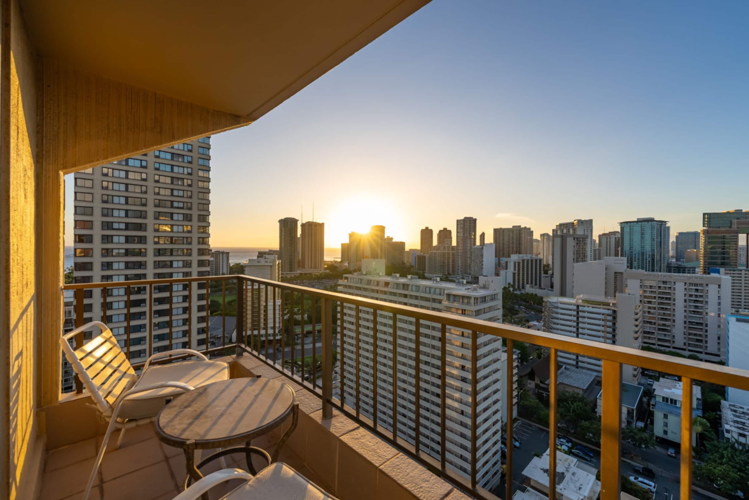*Honu Hale: Penthouse 2 BDR Ocean View Waikiki* - Image 60