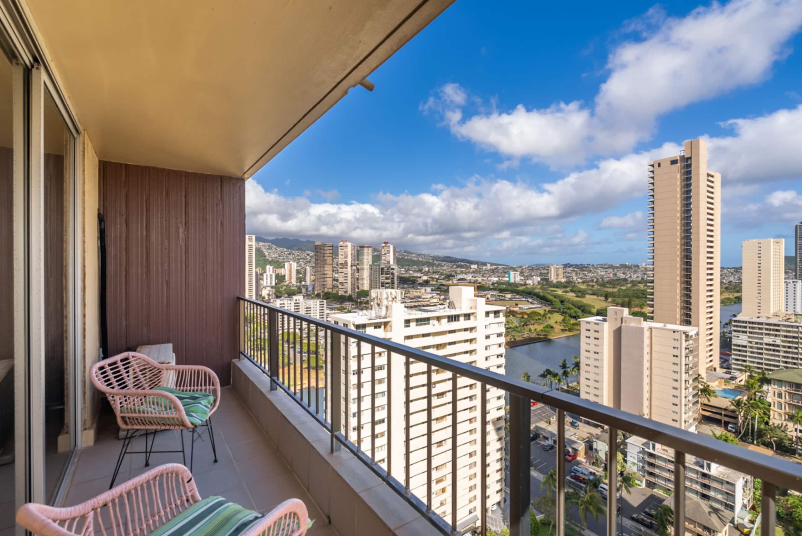 *Honu Hale: Penthouse 2 BDR Ocean View Waikiki* - Image 50