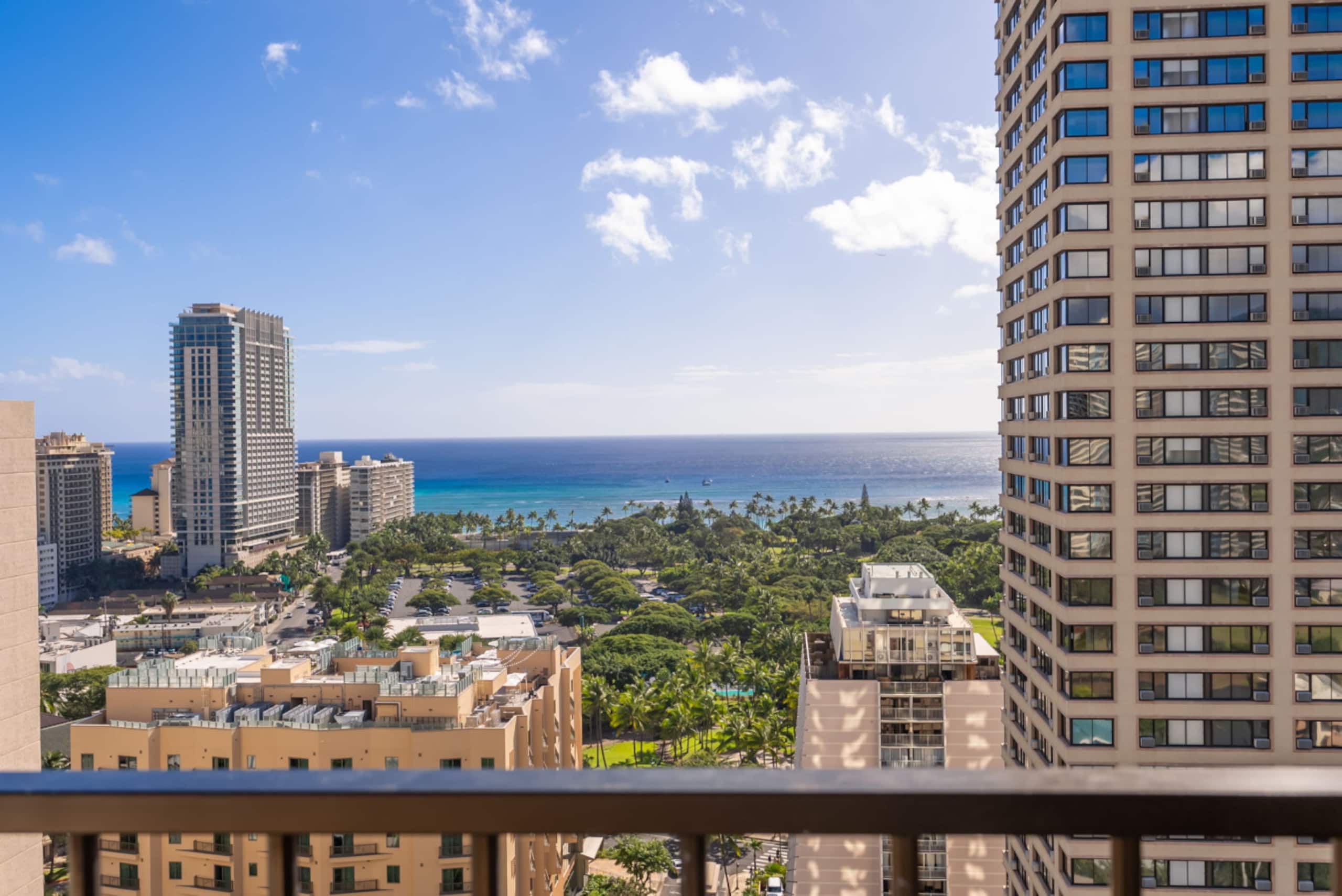 *Honu Hale: Penthouse 2 BDR Ocean View Waikiki* - Image 47