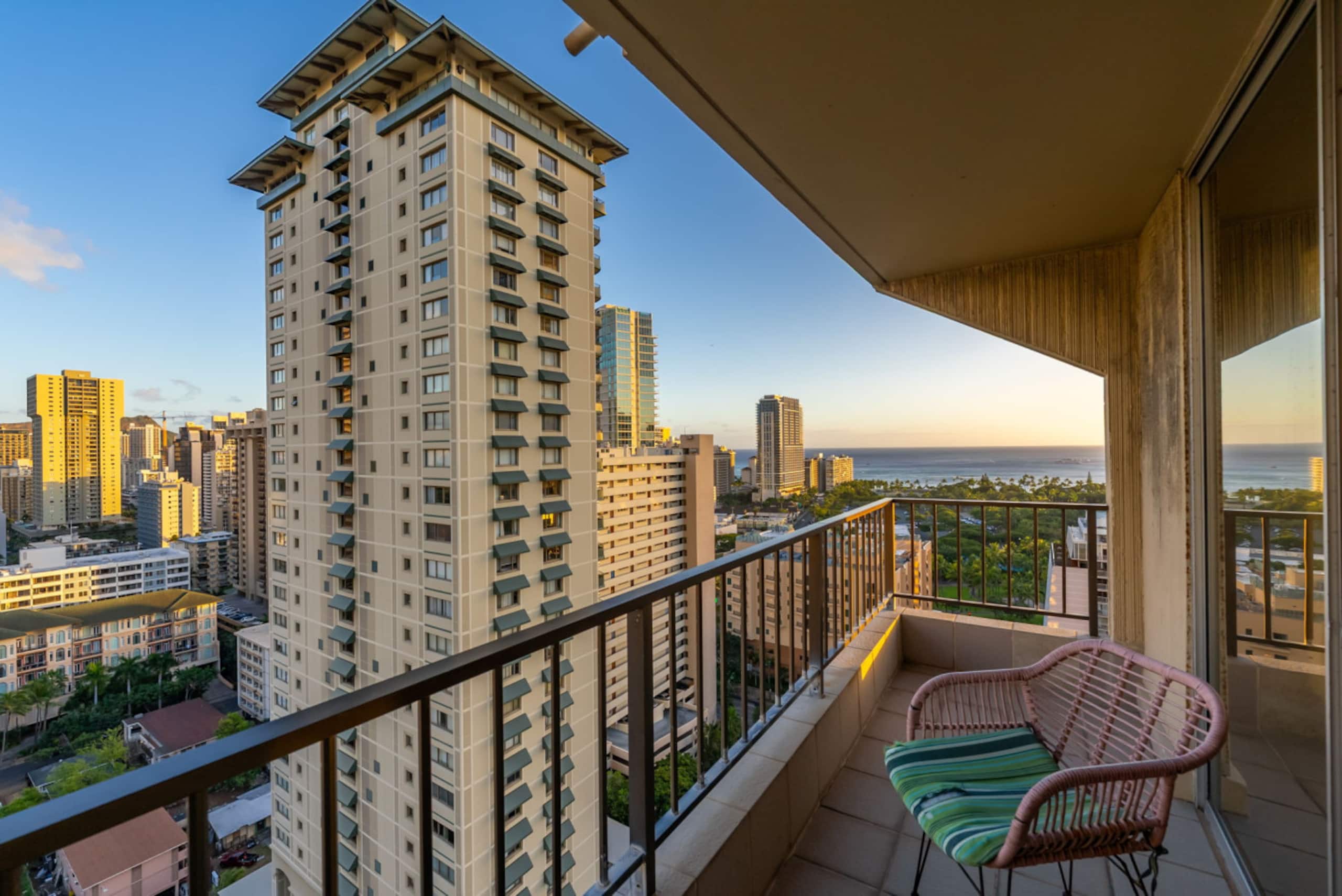 *Honu Hale: Penthouse 2 BDR Ocean View Waikiki* - Image 57