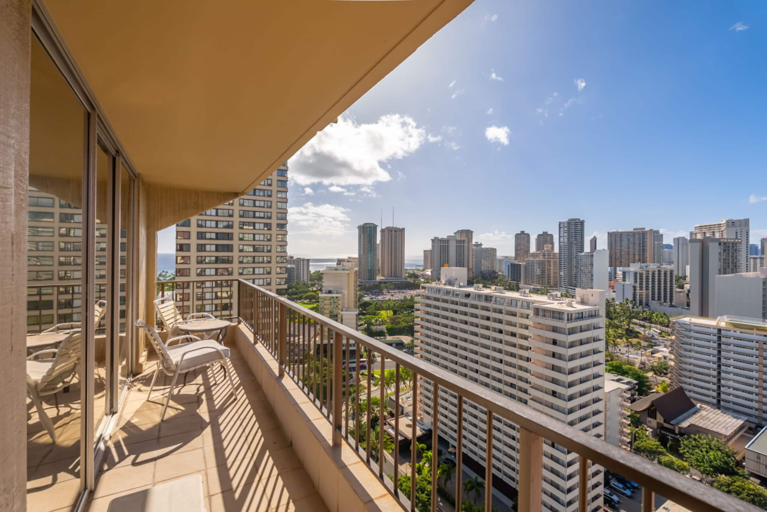*Honu Hale: Penthouse 2 BDR Ocean View Waikiki* - Image 55