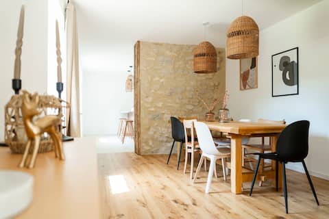 Charming forest-edge retreat