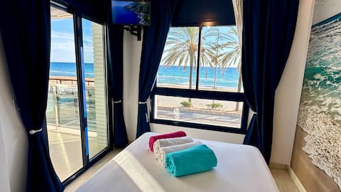 Propiedad de Airbnb exitosa: Calafell on the seafront with a pool en Calafell