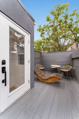 Iconic Harlem Brownstone Retreat gallery image 4