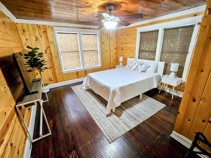 Second Bedroom with Queen Bed, Memory Foam Mattress, Closet with Drawers & 50 inch TV including 100+ channels of Live TV streaming from YouTube TV + HBO