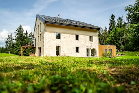 Stone farmhouse • nature views • charming stay