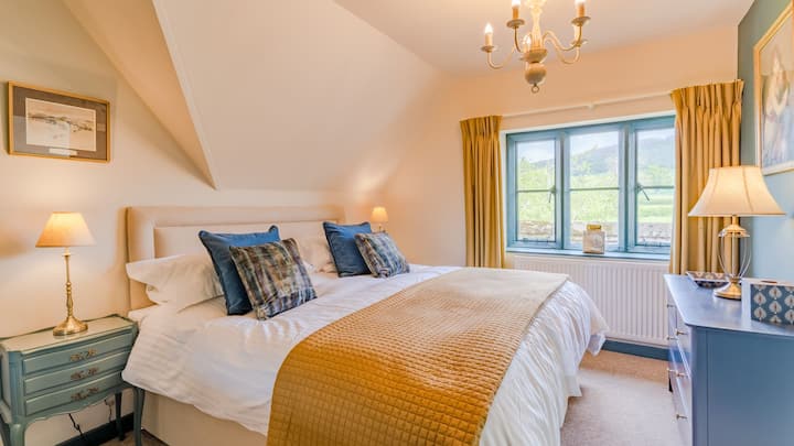 Bedroom One, Old Laundry, Bolthole Retreats