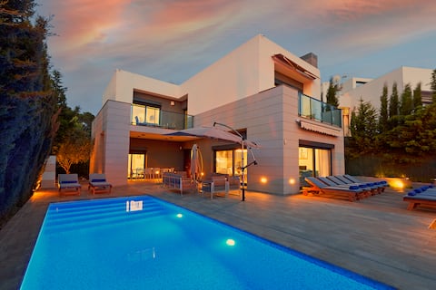 Luxe Villa Heated Pool Close To Beach & Ibiza Town
