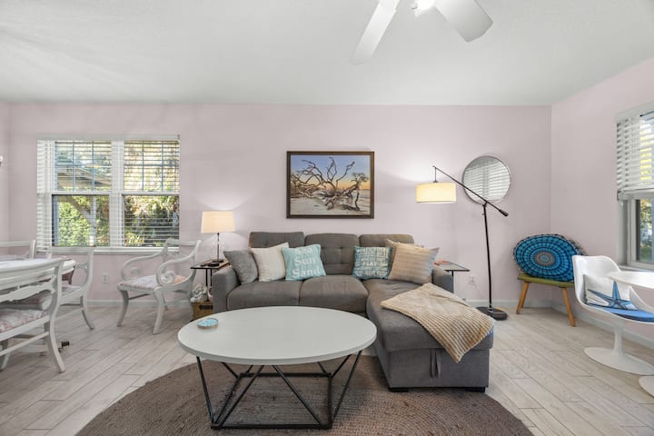 Ausziehbare Sofacouch zu Queensize-Bett