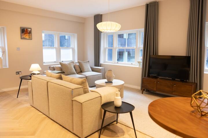 Luxurious 2 bed flat in Covent Garden gallery image 4