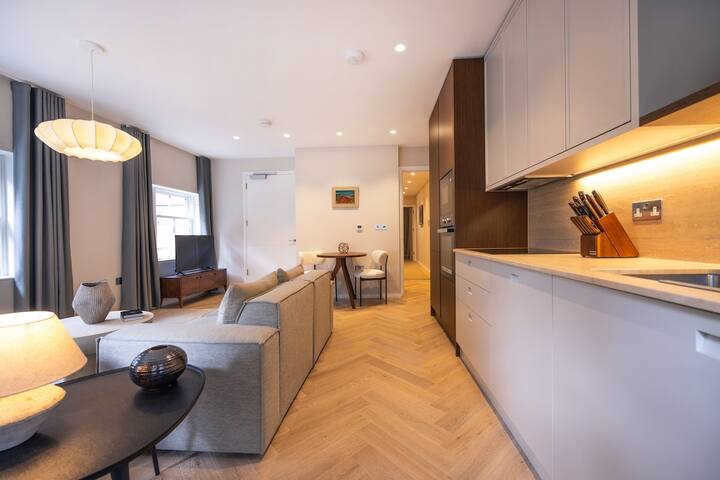 Luxurious 2 bed flat in Covent Garden gallery image 5