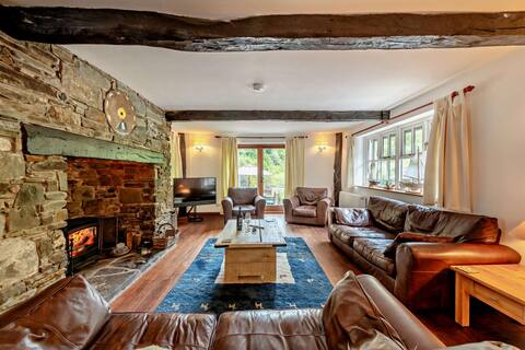 Popular Airbnb listing: 3 Bed in Bucks Mills (oc-b29207) in Woolfardisworthy