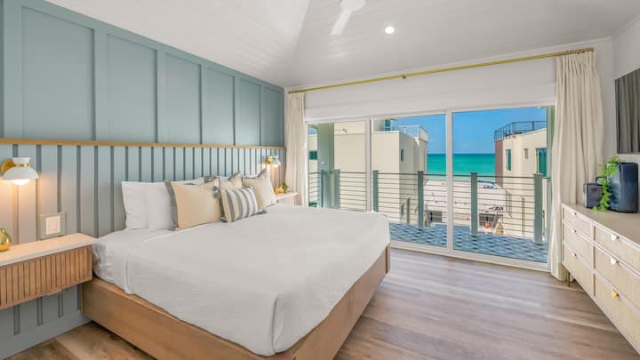 Phòng ngủ 5 - Giường cỡ King và phòng tắm khép kín - Quang cảnh vịnh