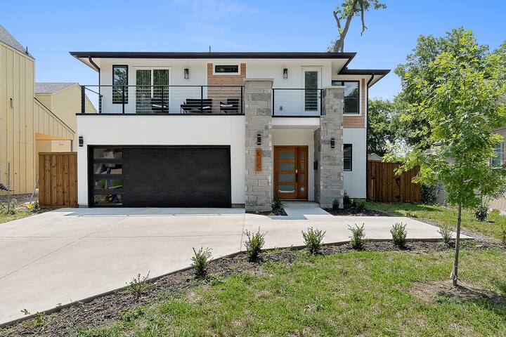 Family Retreat Heated Pool & Hot Tub Near Downtown gallery image 5