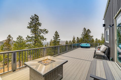 Florissant Home w/ Hot Tub, Putting Green & Views!