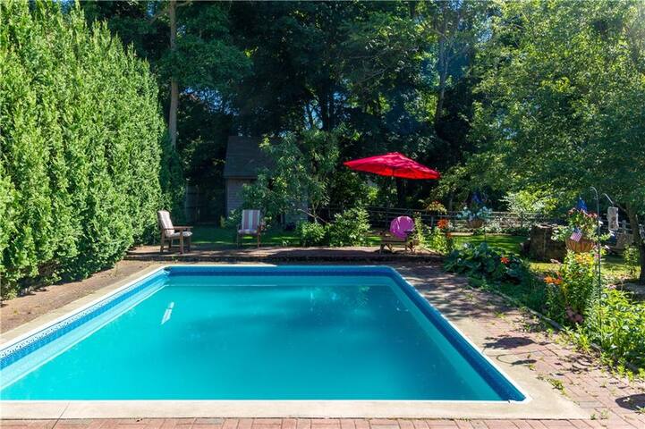 Three bedroom home with pool, dogs considered