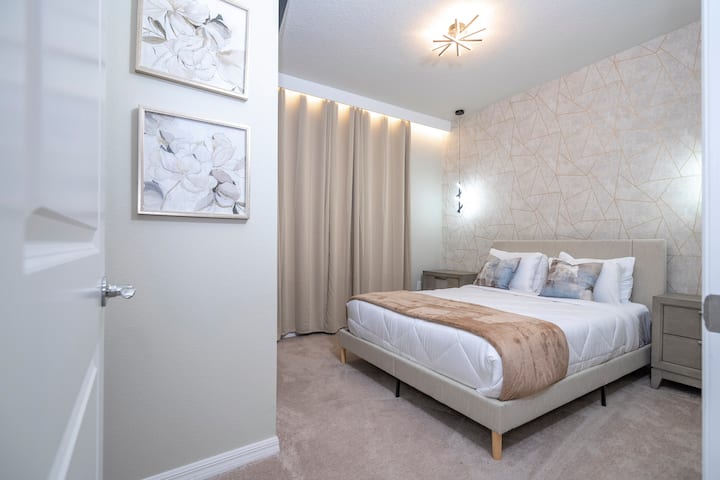 Spálňa 1: vlastná kúpeľňa s manželskou posteľou