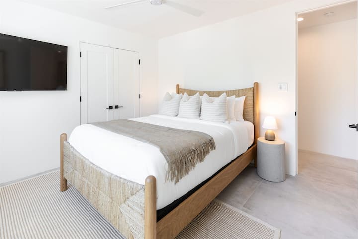 Chambre 3 avec lit Queen, draps de luxe et literie