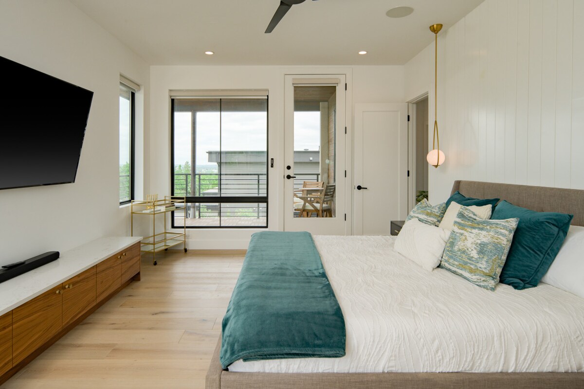 2303 Hillside Dr-061