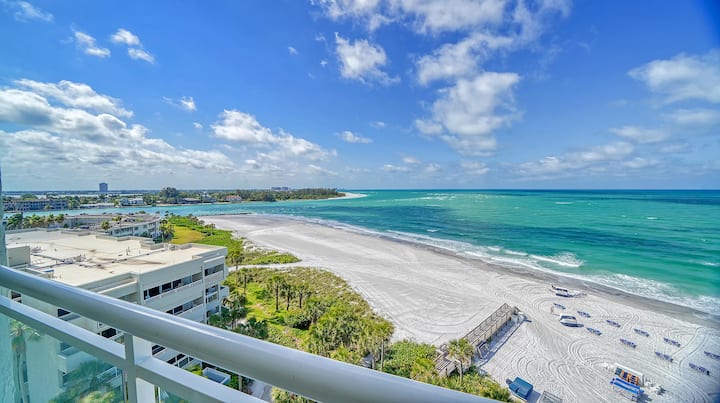 Perfect Beach View Large 2 bedroom